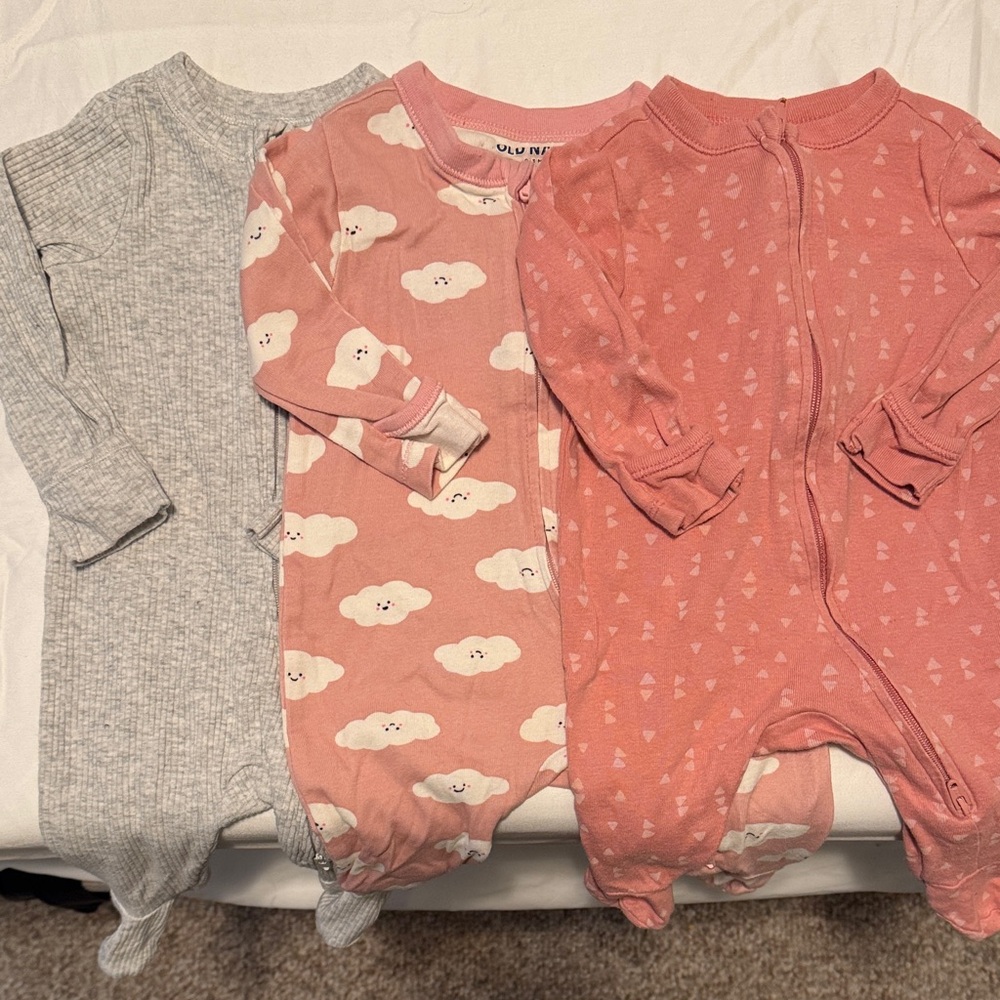 Baby Girl lot - 0-3 months, Old Navy, Carters, Modern Moments